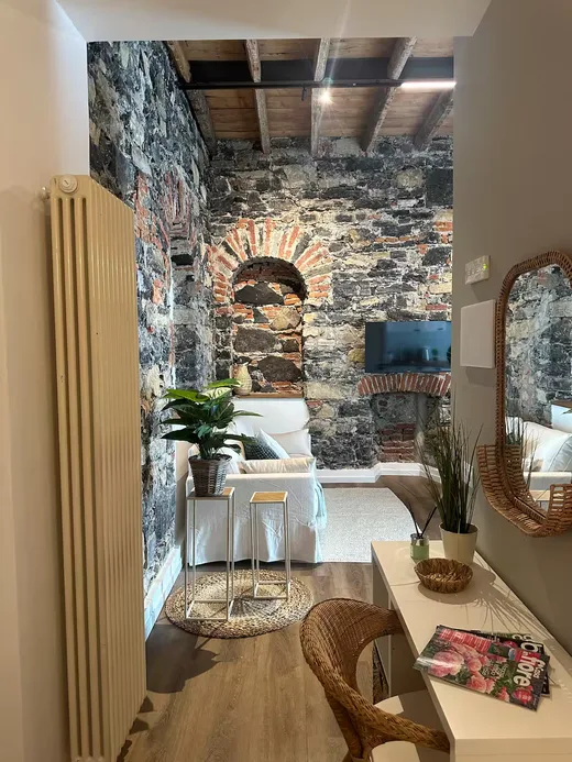 Urban Chic Apartment White